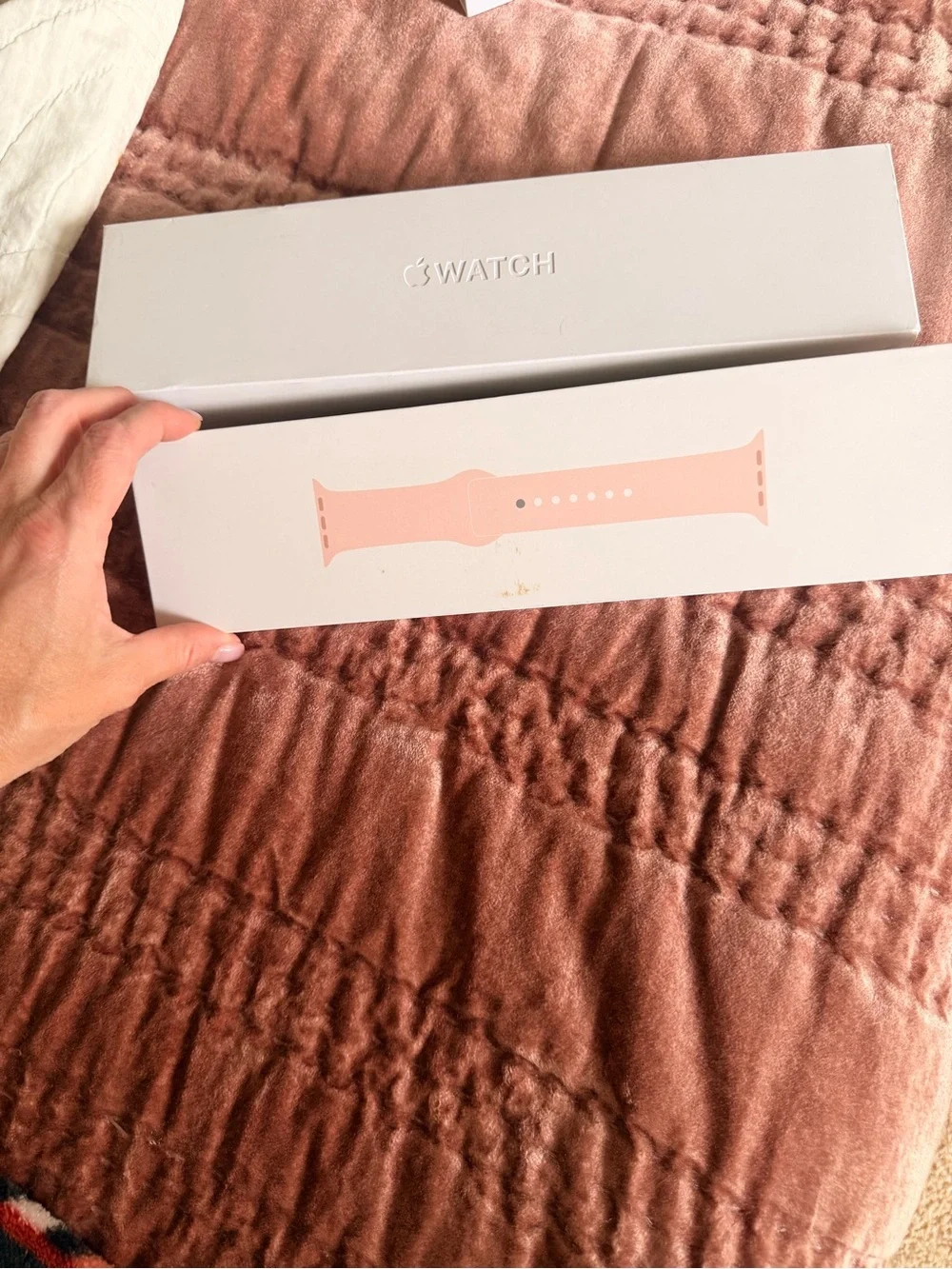 Apple iWatch Series 6 - Gold Aluminum Case - Pink Sports Band 40mm